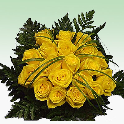 Per spedire i tuoi auguri acquista questo bouquet di rose gialle dedicato alla mamma