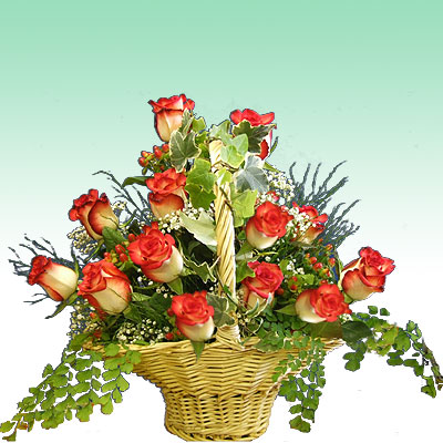 Cesto di fiori rossi,ottima idea regalo per una laurea.